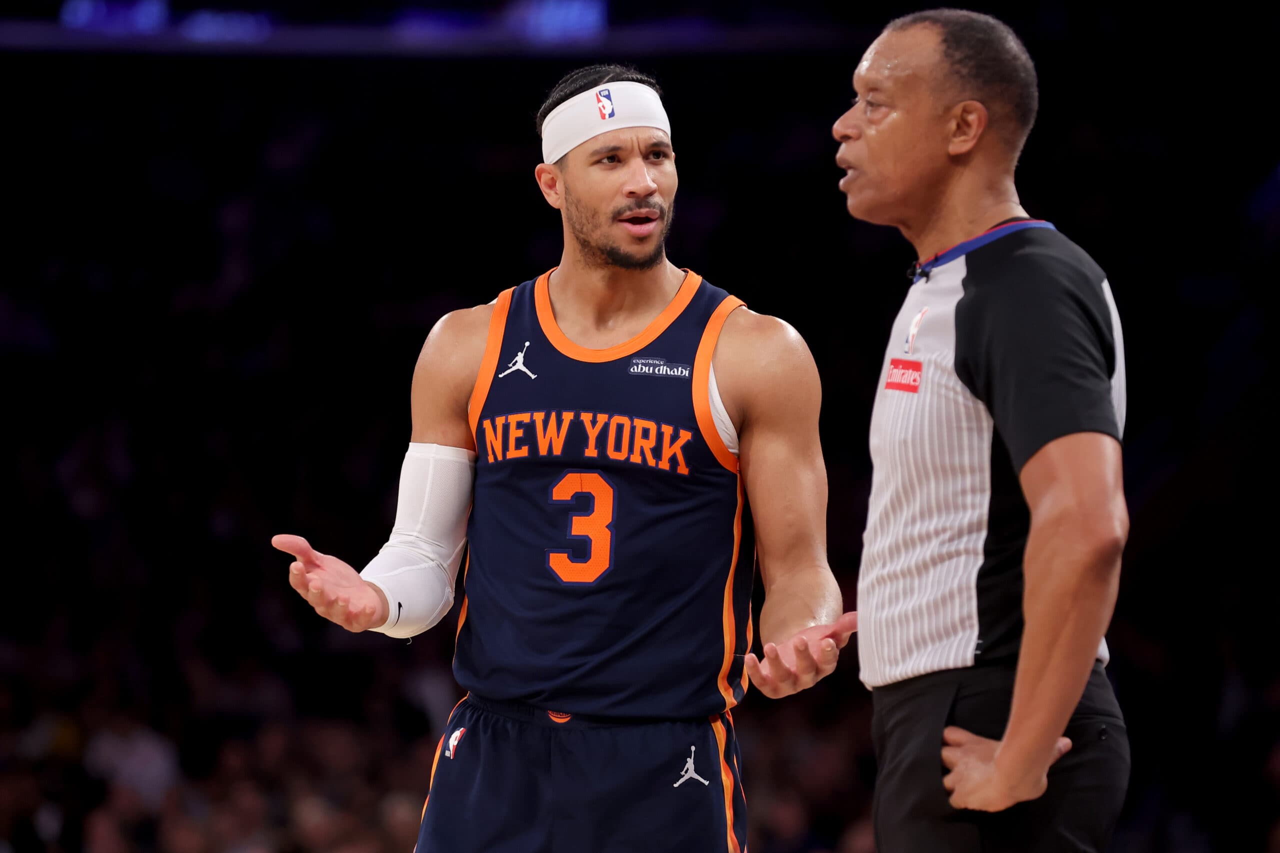 Knicks' mock trade has glue guy get dealt to Rockets for young intriguing forward