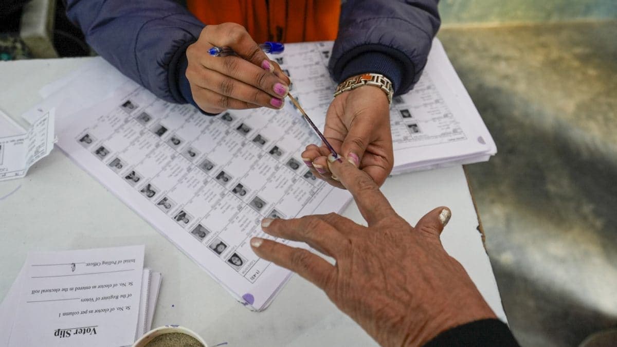 Mandal, Millennials And Mood: Weighing Key Issues In 2025 Bihar Ballot Battle