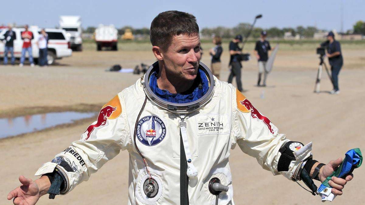 Felix Baumgartner, first skydiver to fall faster than speed of sound, dies in crash in Italy